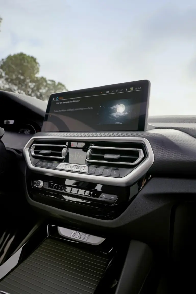 BMW iX3 2022 - Foto ufficiali - 29