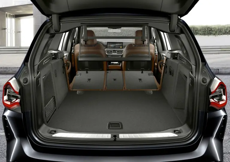 BMW iX3 2022 - Foto ufficiali - 33