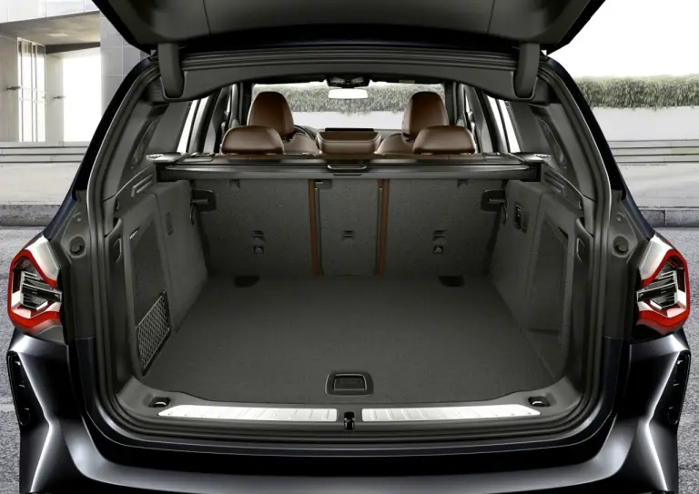 BMW iX3 2022 - Foto ufficiali - 26