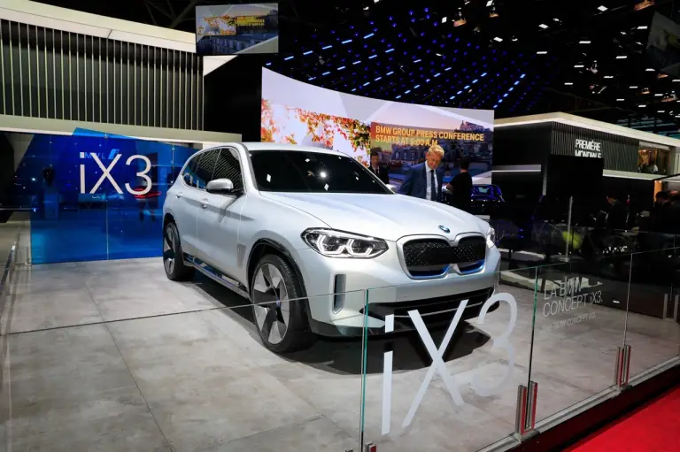 BMW iX3 Concept - Salone di Parigi 2018 - 1