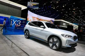 BMW iX3 Concept - Salone di Parigi 2018