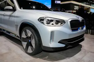 BMW iX3 Concept - Salone di Parigi 2018