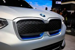 BMW iX3 Concept - Salone di Parigi 2018