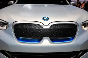 BMW iX3 Concept - Salone di Parigi 2018