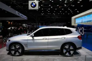 BMW iX3 Concept - Salone di Parigi 2018