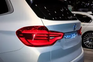 BMW iX3 Concept - Salone di Parigi 2018