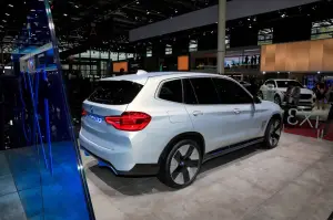 BMW iX3 Concept - Salone di Parigi 2018