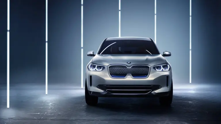 BMW iX3 Concept - 7