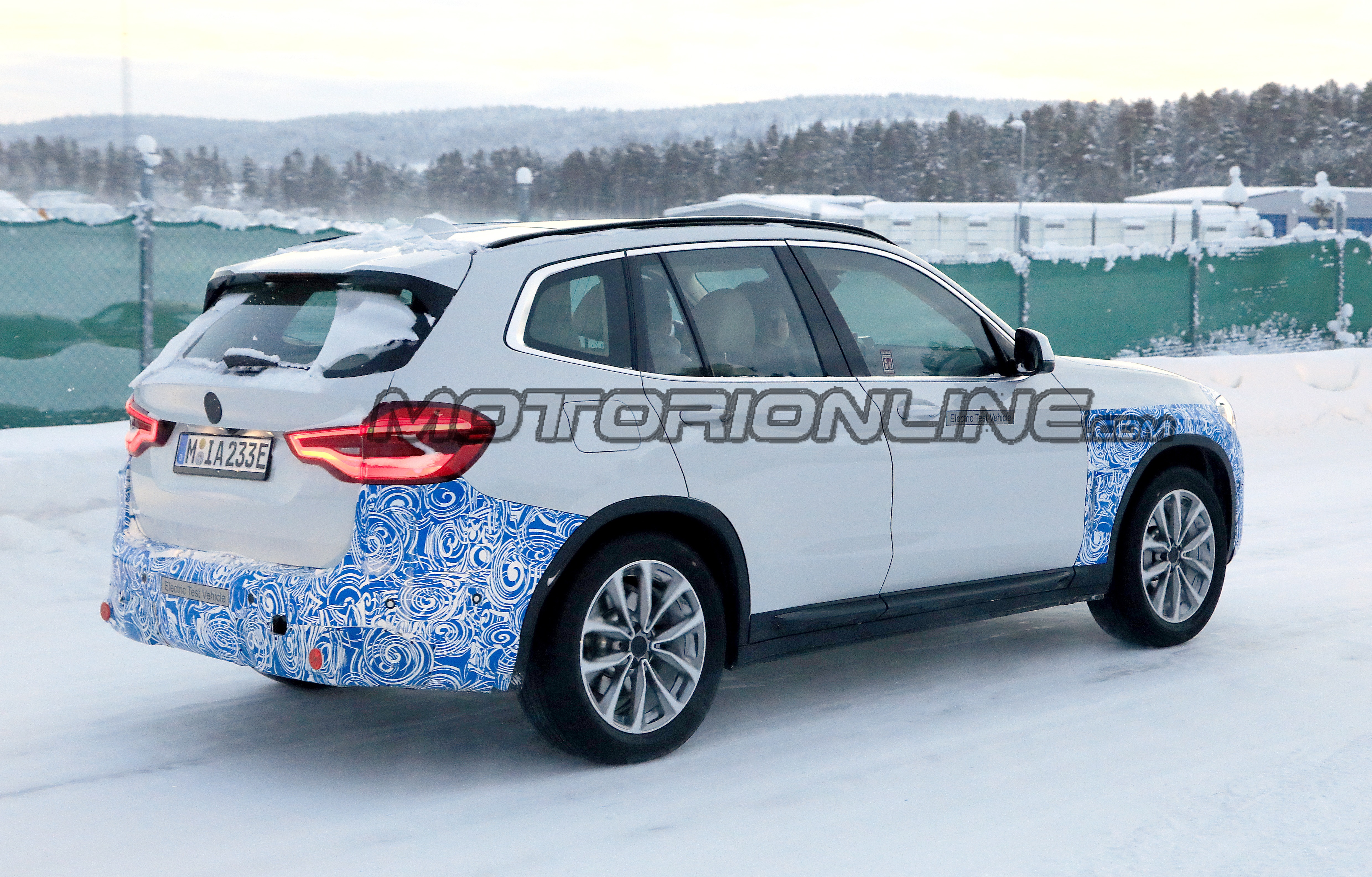 BMW iX3 - Foto spia 27-03-2019