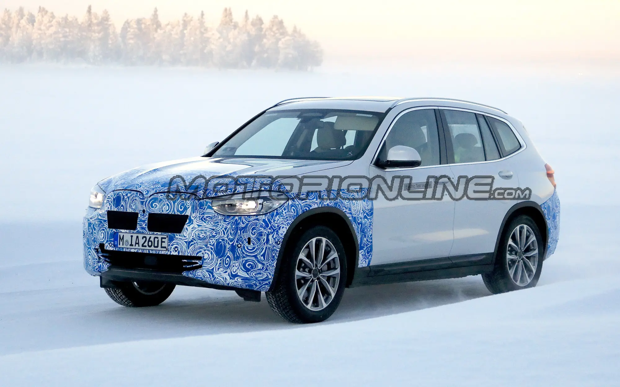 BMW iX3 - Foto spia 27-03-2019 - 8