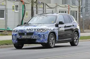 BMW iX3  - Foto spia 28-4-2020