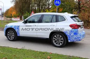 BMW iX3 - Foto spia 31-10-2018 - 8