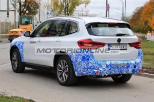 BMW iX3 - Foto spia 31-10-2018 - 11