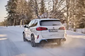 BMW iX5 Hydrogen test invernali - Foto