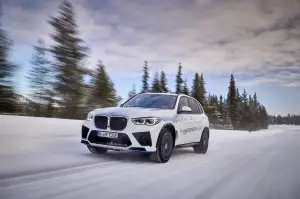 BMW iX5 Hydrogen test invernali - Foto