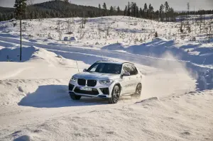 BMW iX5 Hydrogen test invernali - Foto