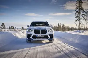 BMW iX5 Hydrogen test invernali - Foto