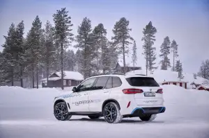 BMW iX5 Hydrogen test invernali - Foto - 38