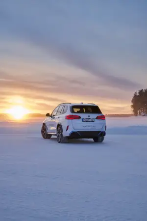 BMW iX5 Hydrogen test invernali - Foto - 47