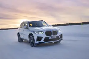 BMW iX5 Hydrogen test invernali - Foto