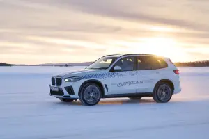 BMW iX5 Hydrogen test invernali - Foto - 50
