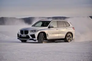 BMW iX5 Hydrogen test invernali - Foto