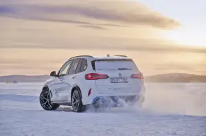 BMW iX5 Hydrogen test invernali - Foto - 63