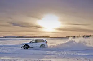 BMW iX5 Hydrogen test invernali - Foto