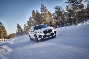 BMW iX5 Hydrogen test invernali - Foto