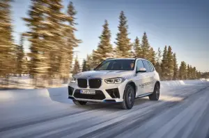 BMW iX5 Hydrogen test invernali - Foto - 72
