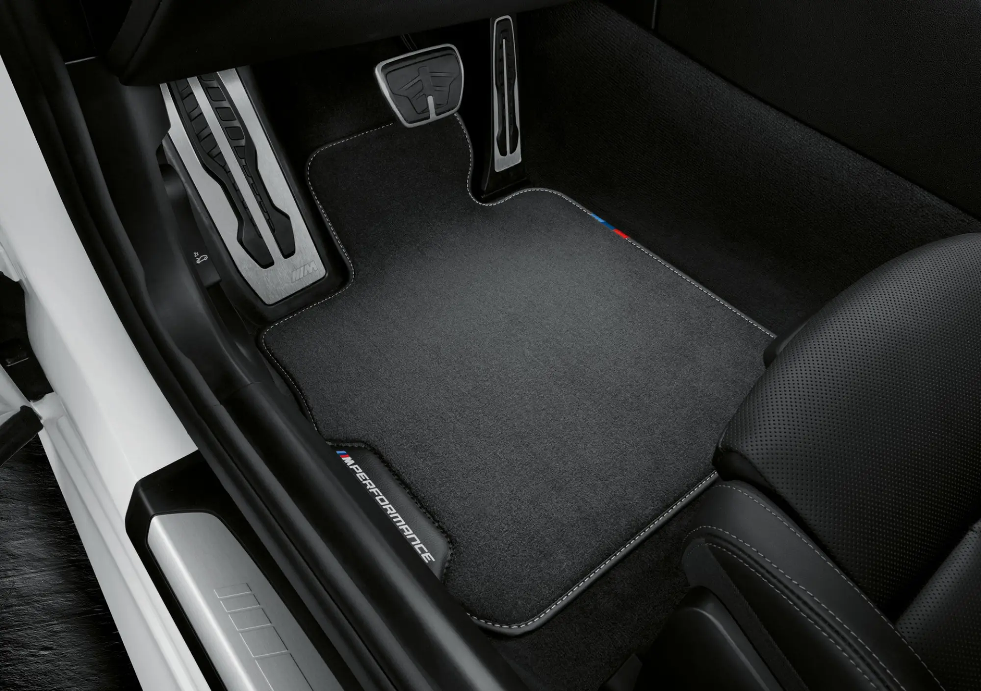 BMW M Performance - Serie 3 Touring - Serie 8 Gran Coupe - X1 - 8