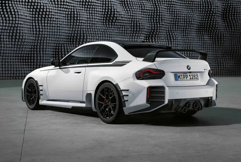 BMW M2 2023 M Performance Parts - Foto - 4