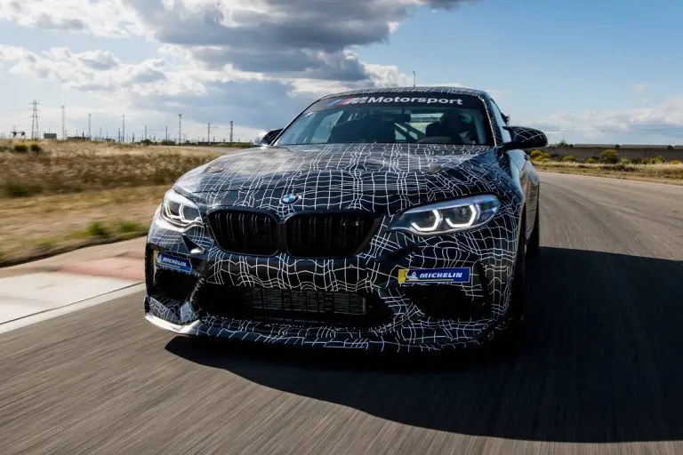 BMW M2 Competition race car - Teaser - 1