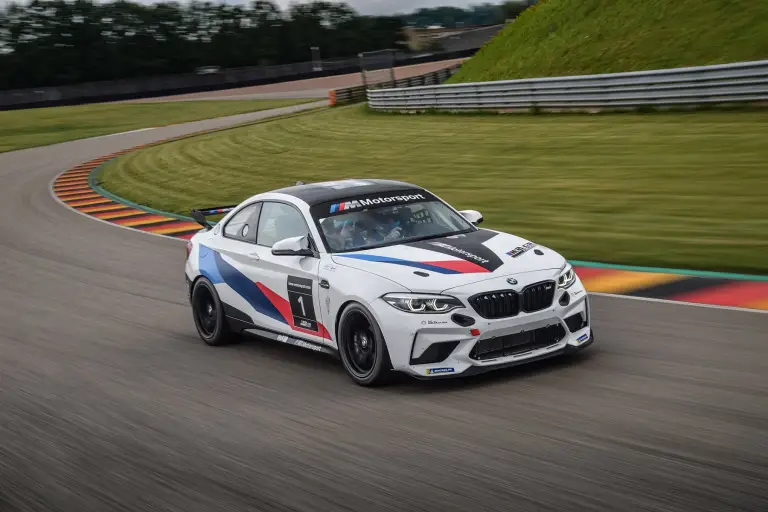 bmw m2 cs racing cup italia 2021 - 11