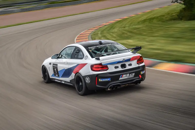 bmw m2 cs racing cup italia 2021 - 16