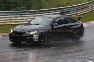 BMW M235i Racing Cup - Foto spia dei potenziali aggiornamenti 20-08-2015