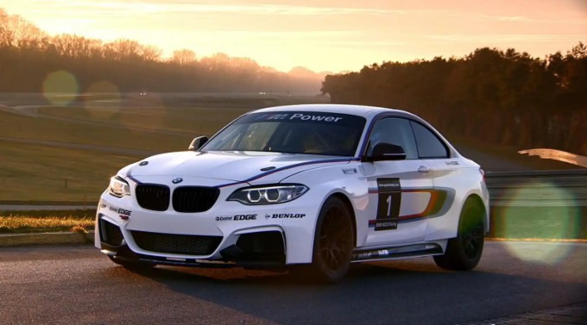 BMW M235i Racing in pista - 1