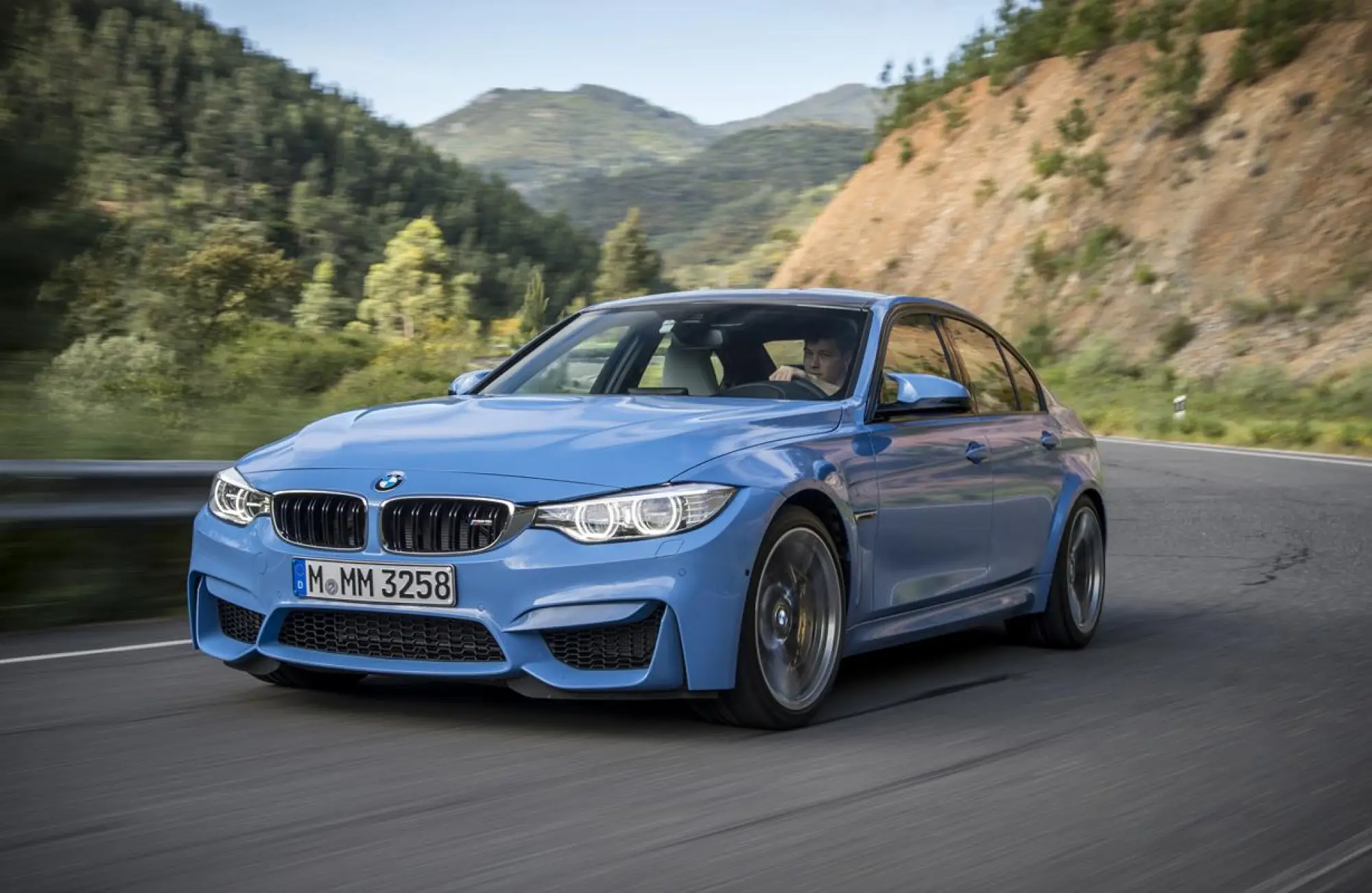 BMW M3 berlina ed M4 Coupe MY 2014 - 12