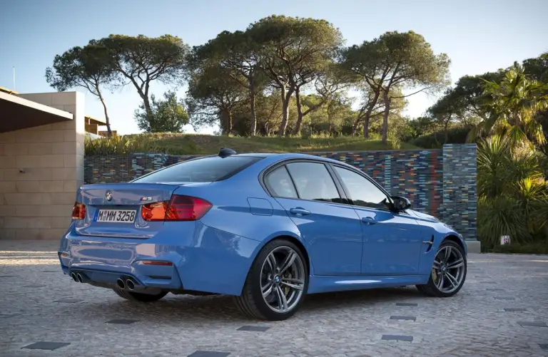 BMW M3 berlina ed M4 Coupe MY 2014 - 26