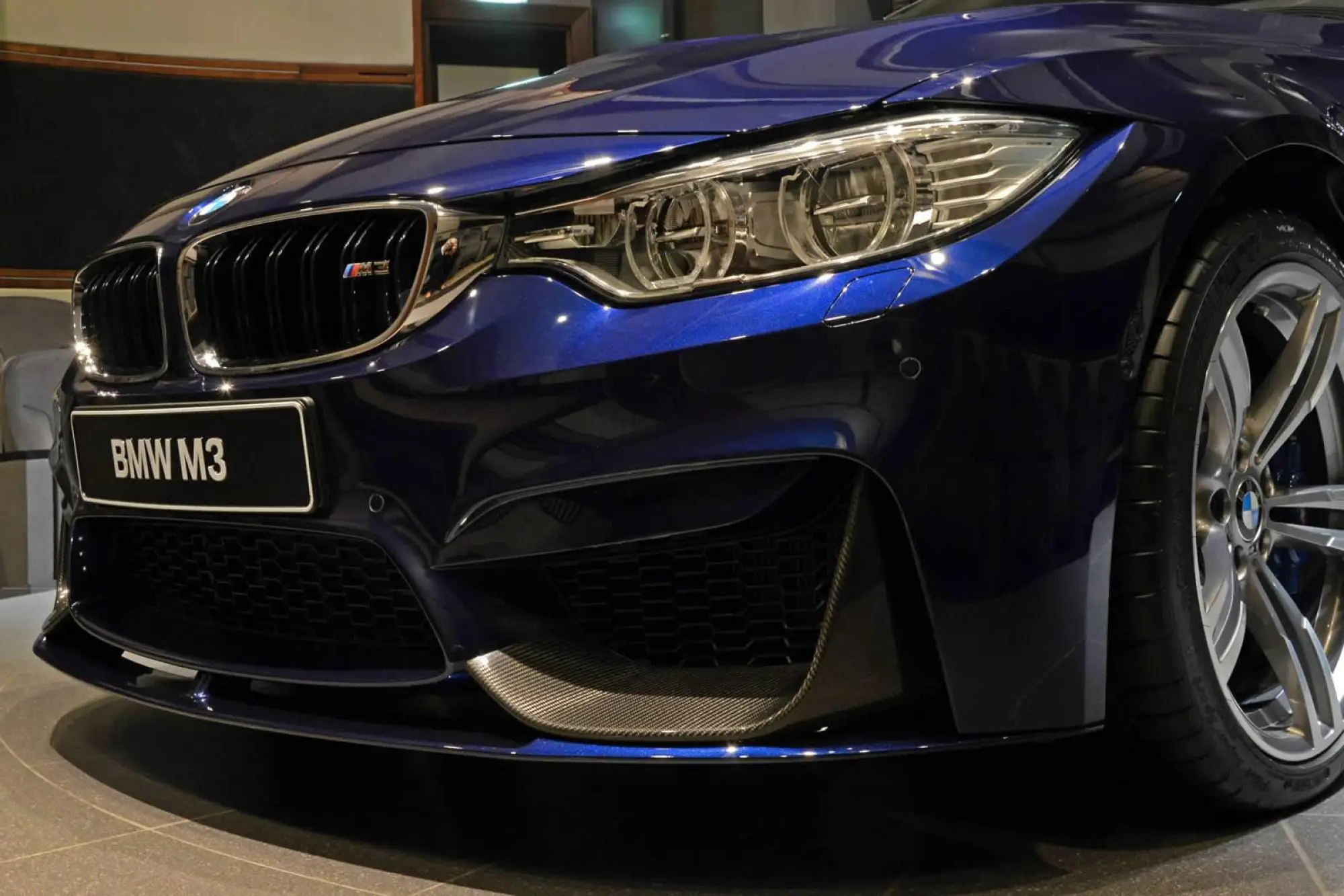 BMW M3 Tanzanite Blue - 15