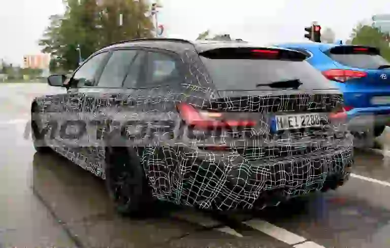 BMW m3 Touring 2020 - foto spia inedite - 13