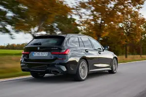 BMW M340i Touring e Sedan - 101