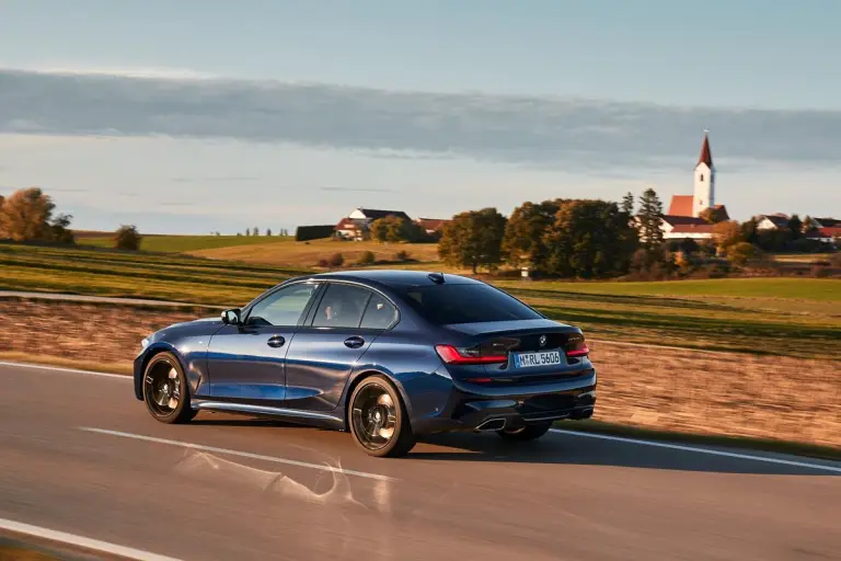 BMW M340i Touring e Sedan - 10