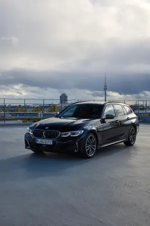 BMW M340i Touring e Sedan - 114