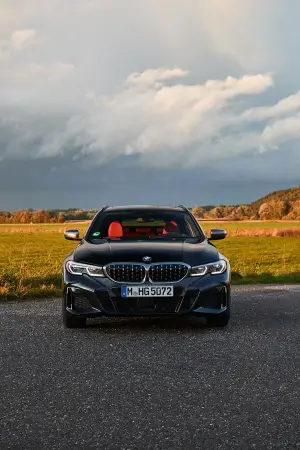 BMW M340i Touring e Sedan - 118