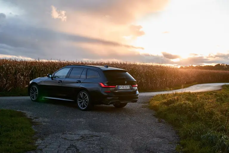 BMW M340i Touring e Sedan - 120