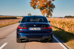 BMW M340i Touring e Sedan - 16