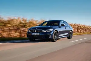 BMW M340i Touring e Sedan - 17