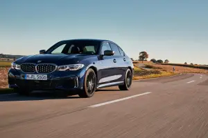 BMW M340i Touring e Sedan - 18