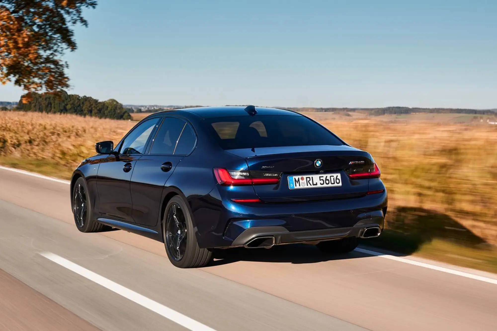 BMW M340i Touring e Sedan - 19